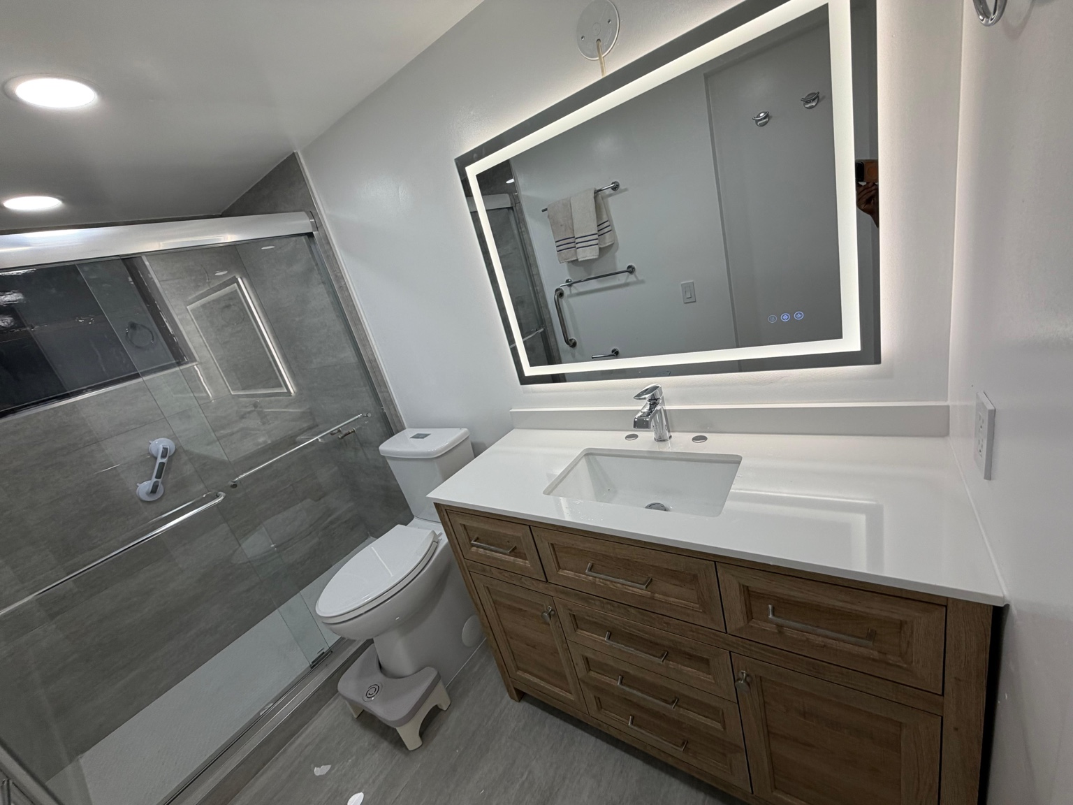 Complete bathroom renovation — 5