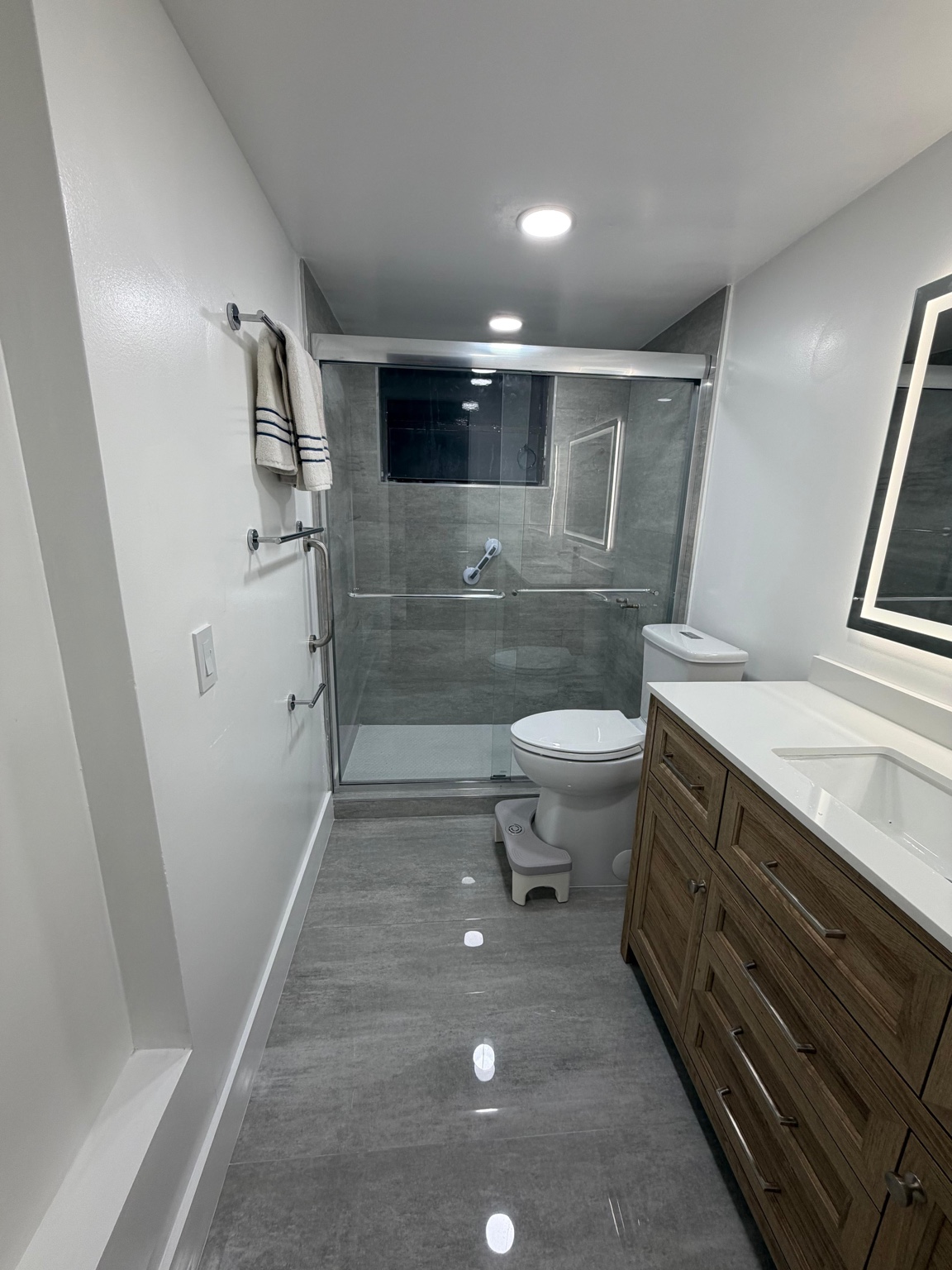 Complete bathroom renovation — 8